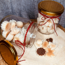 Mony-Honey / Monica Lombardo
Kerzen (vegan) und vegetarische Beautyprodukte